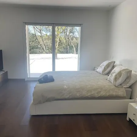 Brand New With Fully Intergrated Air Conditioning & Private Pool, Overlooking Countryside